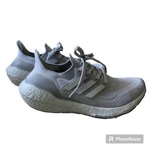 Womens Ultraboost 21 in Size 7 Grey